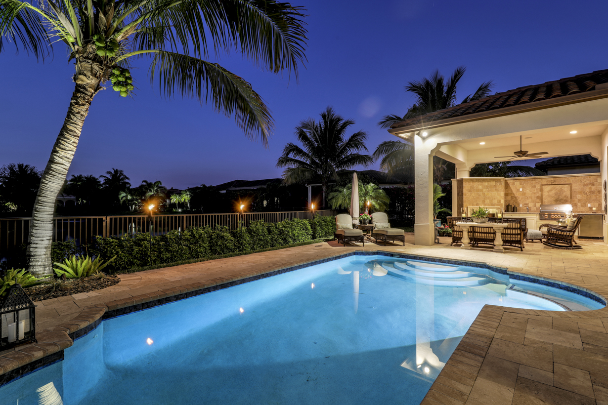 2233 Aberdeen Ct, Naples, FL 34105